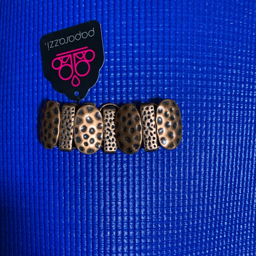 Paparazzi stunning copper tone stretchy bracelet. Leopard print.